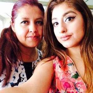 Meet your Posher, Lorena