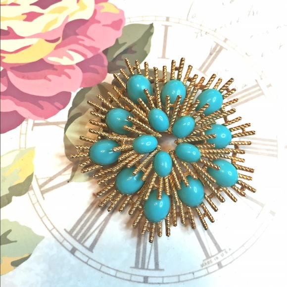 Vintage AVON Gold/Turquoise Brooch