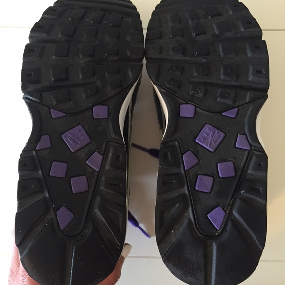 Nike Air Max Shoes - Picture 3 of 4