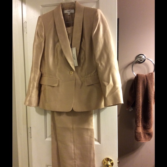 LET SUIT essentials.