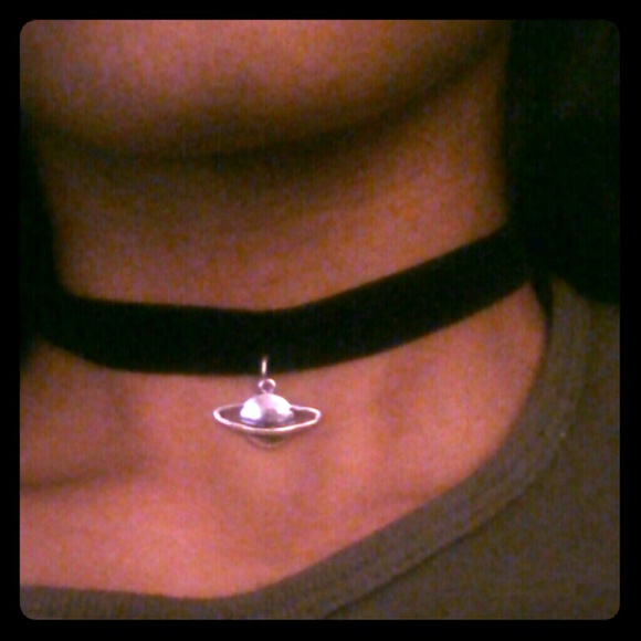 BLACK VELVET SATURN CHOKER
