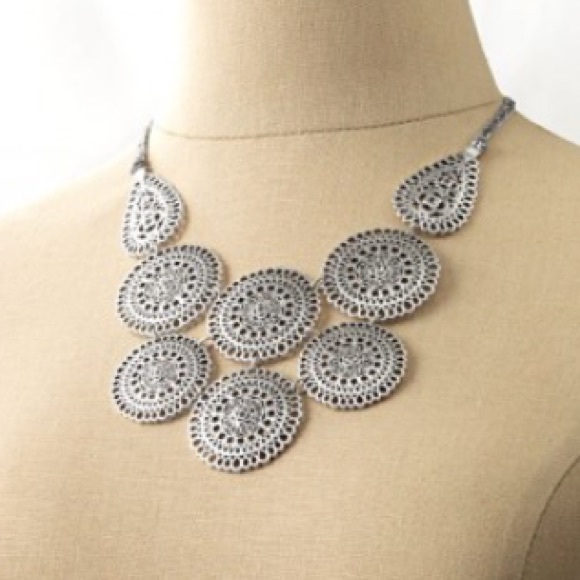 Stella & Dot Medina Bib Necklace