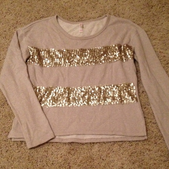 Gold sweatshirt