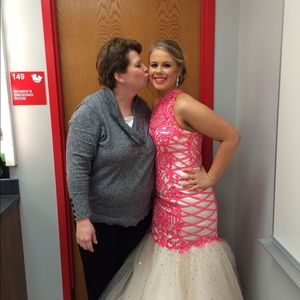 Meet your Posher, Suzanne