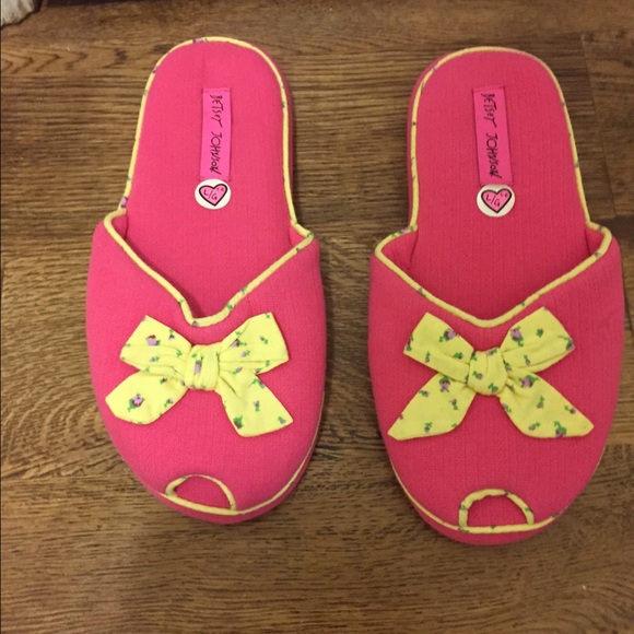 Betsy Johnson slipper