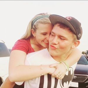 Meet your Posher, Hunter