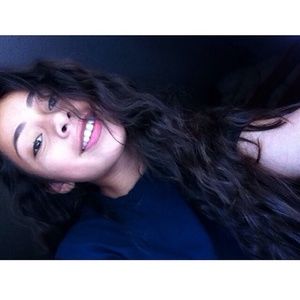 Meet your Posher, Elizabeth