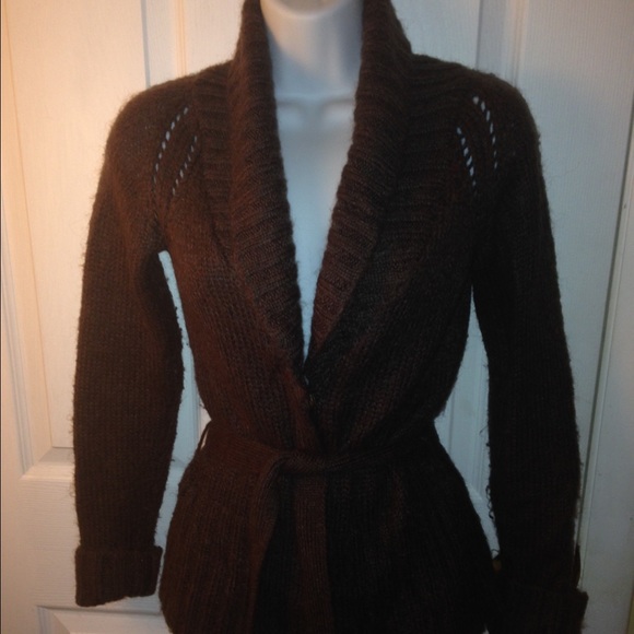 Gap sweater