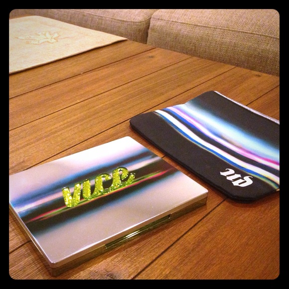 Urban decay limited edition vice 3