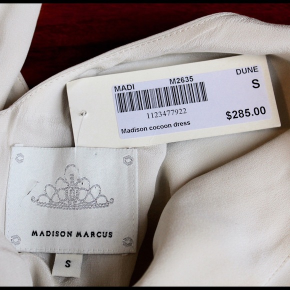 SOLD Madison Marcus Cocoon Dress 100% Silk - Picture 3 of 3