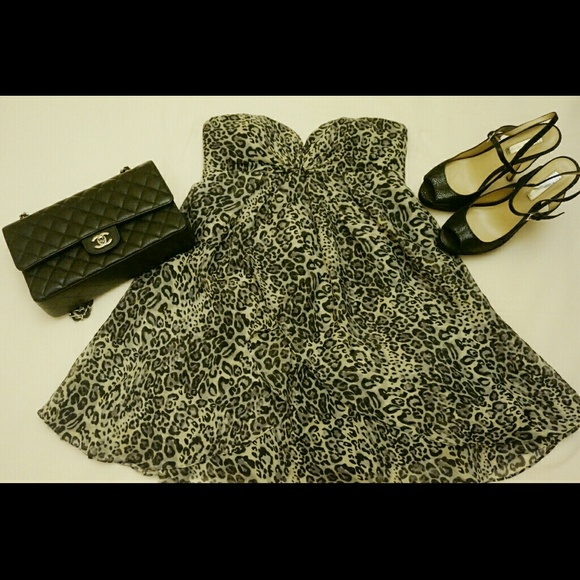 Strapless Leopard print dress