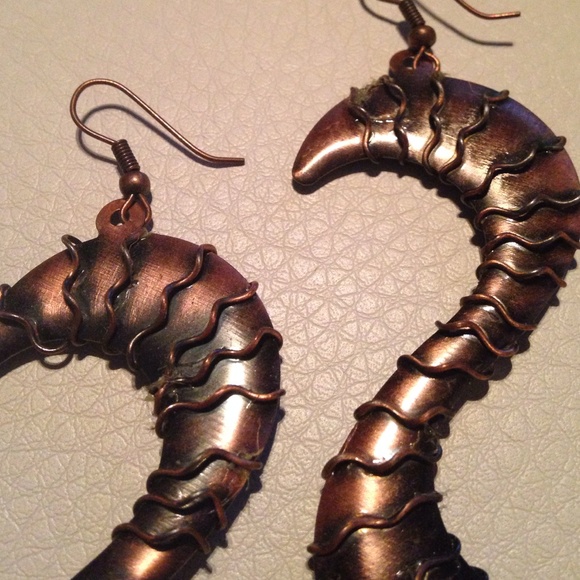 Bronze earrings - Picture 2 of 2