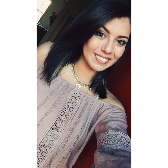 Meet your Posher, Taylor - Picture 3 of 6