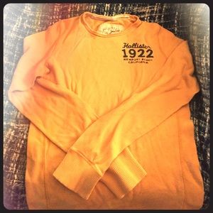 Men's small Hollister thermal