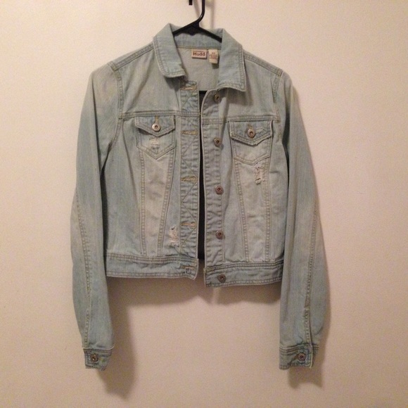 LAST CHANCE Light washed distressed jean jacket