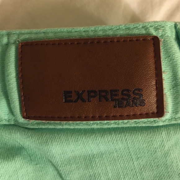 Express Shorts - Picture 3 of 3