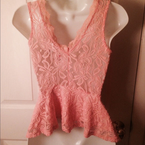 Pink lace shirt - Picture 2 of 2