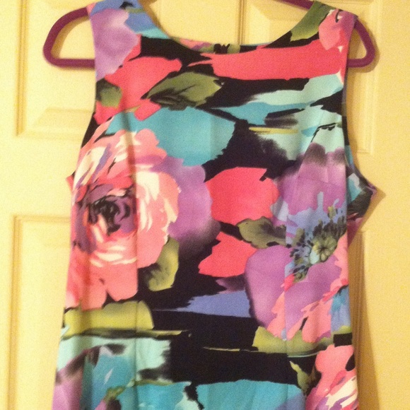 Dress - Picture 2 of 2