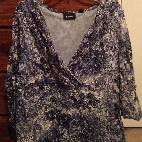 Pretty Lacey hues of blue floral print