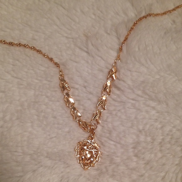 BRAND NEW 18k gold plated necklace