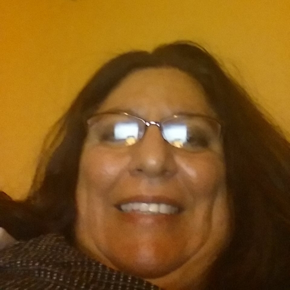 Meet your Posher, Elizabeth - Picture 1 of 1