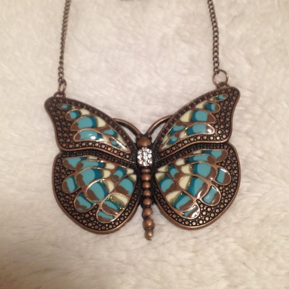 Adjustable butterfly necklace *like new*