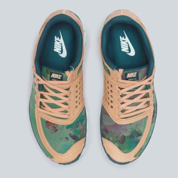 Nike Free Liberty Camo sneaker. 😍