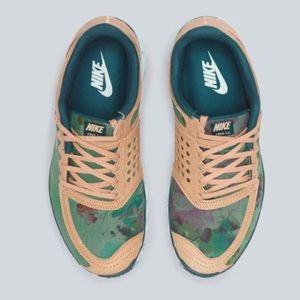 Nike Free Liberty Camo sneaker. 😍