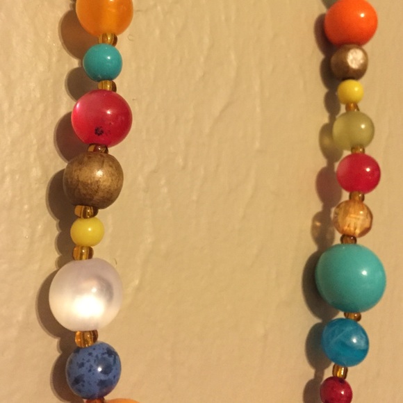 Short multi colored necklace - Picture 2 of 2