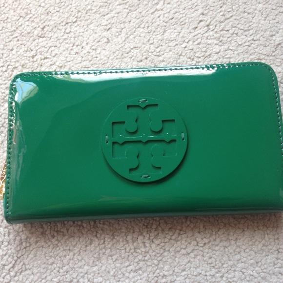 AUTH Tory Burch Women Green Stacked Logo Wallet - Picture 1 of 4