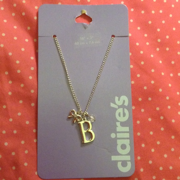 "B" necklace from Claire's - Picture 1 of 1