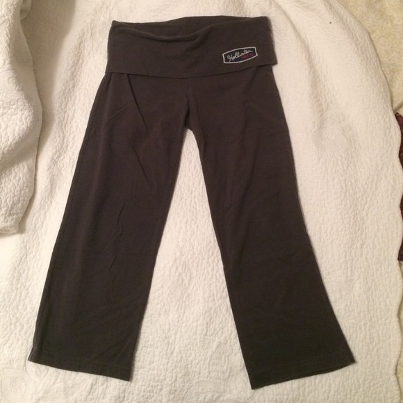 Hollister Pants - Hollister Grey Cropped Yoga Pants