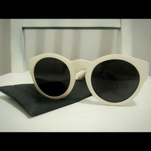 White sunglass