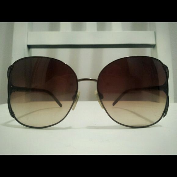 Burberry classic sunglasses - Picture 3 of 3