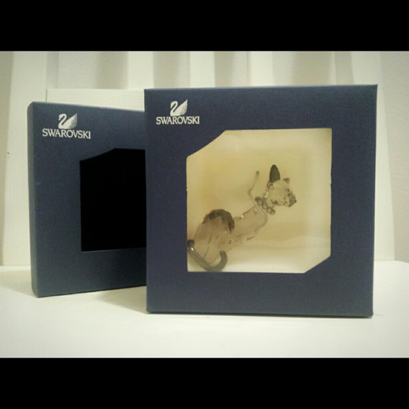 Swarovski cat display