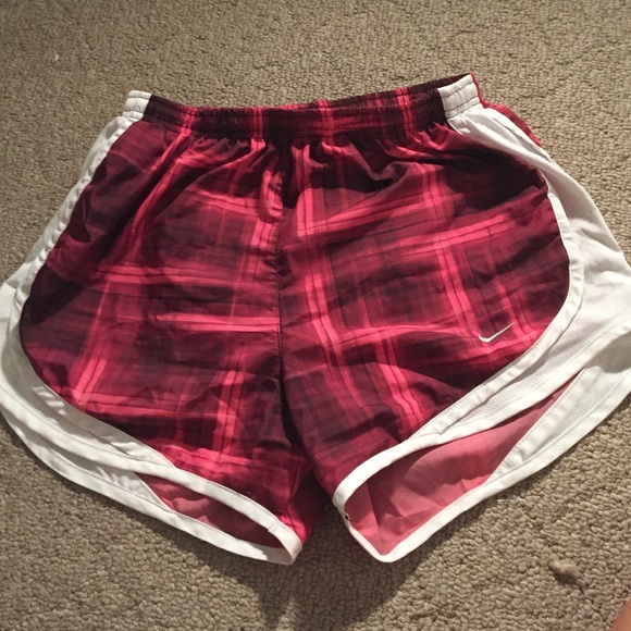 NIKE DRI FIT RUNNING SHORTS