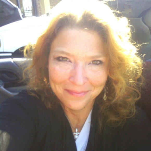 Meet your Posher, Brenda - Picture 1 of 1