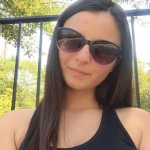 Meet your Posher, Desislava