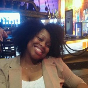 Meet your Posher, Latoya