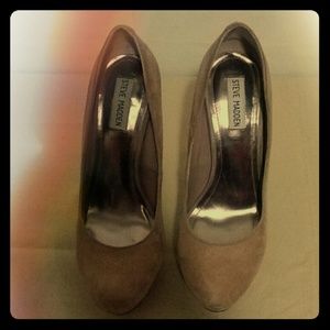 Steve Madden Suede Pumps