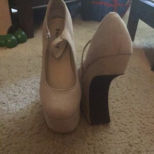 Size 9 gravity heels