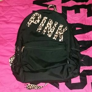 GUC VS cheetah backpack