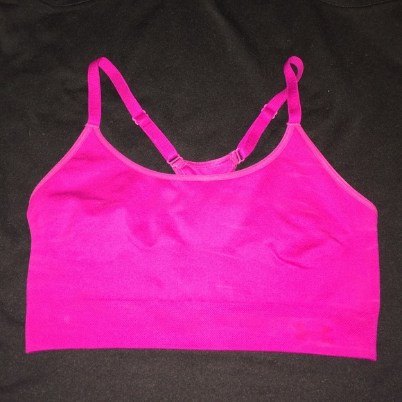 Sold in bundle Under Armour Seamless Sports Bra