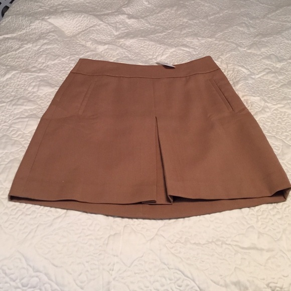 Camel LOFT skirt