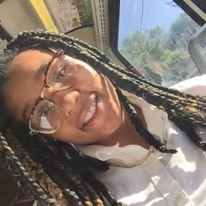 Meet your Posher, Lorraine