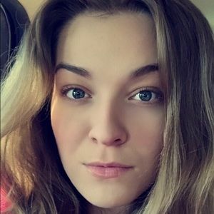 Meet your Posher, Hayley