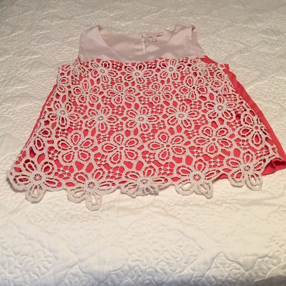 Sleeveless top.