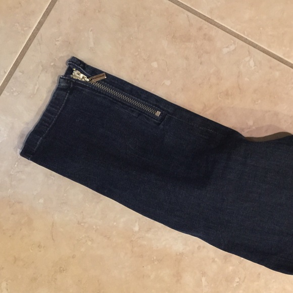 Capris - Picture 3 of 4