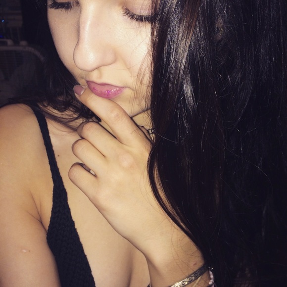 Meet your Posher, Tori - Picture 1 of 1