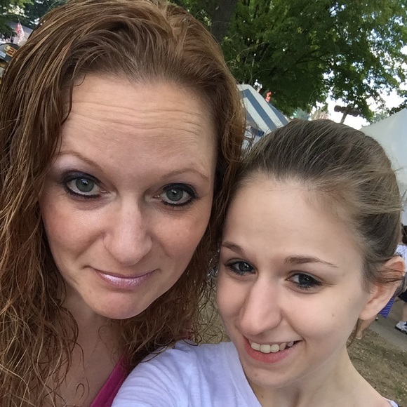 Meet your Posher, Serena! - Picture 2 of 4